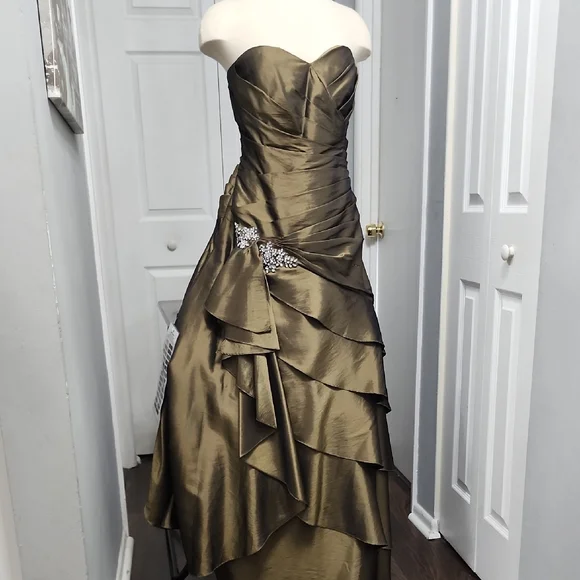 Jade Couture | Dresses | Elegant Strapless Olive Green Evening Gown New  With Tags Size 4 | Poshmark